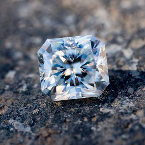 Lab-Grown Vs. Natural Diamonds: Which Is Right For Your Engagement Ring?