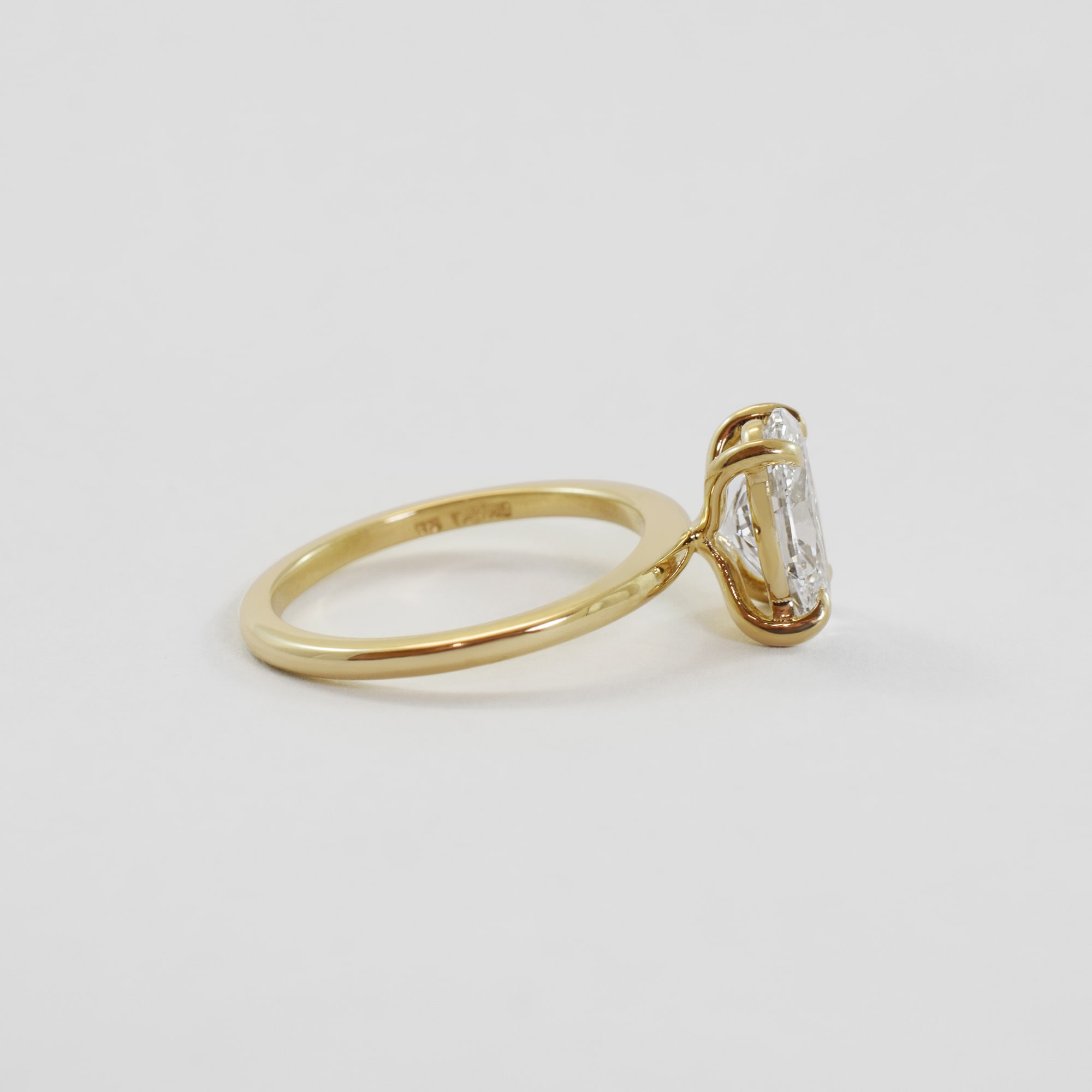 photo of the Omari Classic Solitaire Ring from Omari Diamonds in Winnipeg, MB